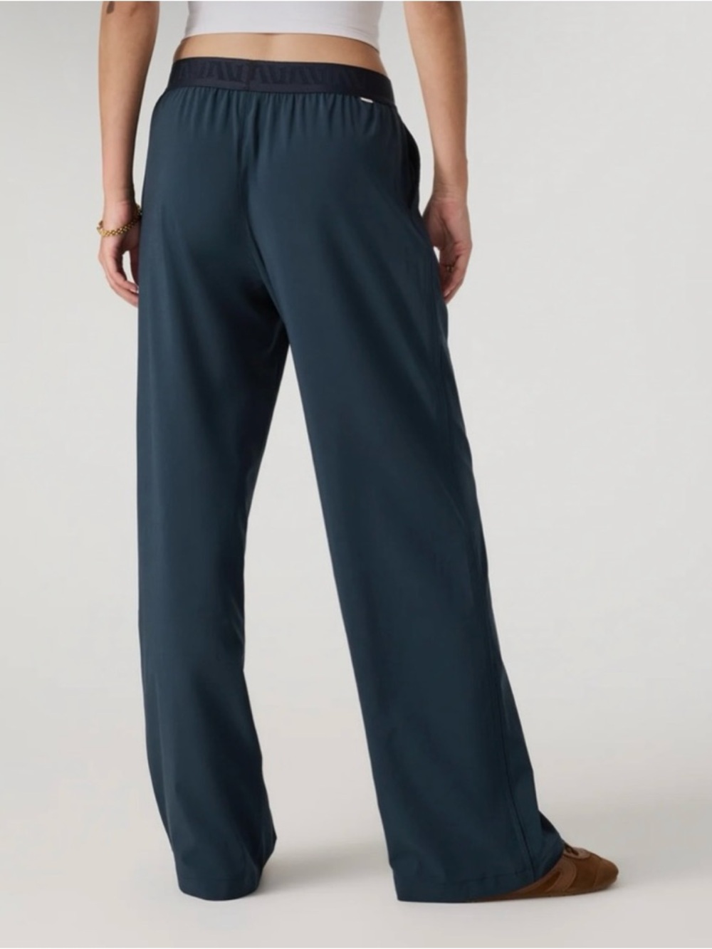 Vuori Women's Villa Sport Trouser Wide Leg Pants in Ink Size S - Picture 4 of 15